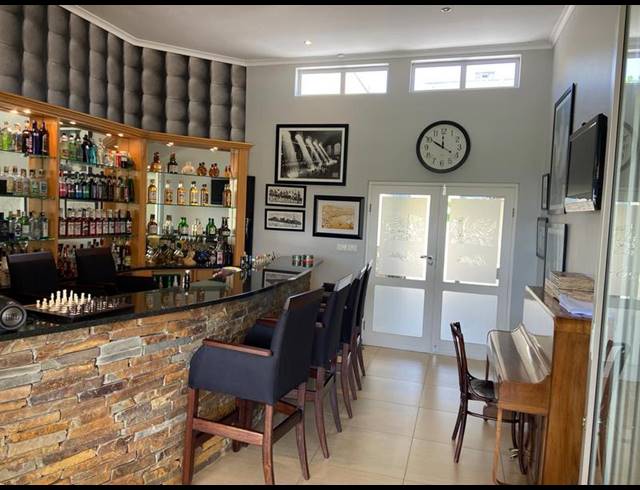 4 BEDROOM HOUSE FOR SALE IN MONTROSE